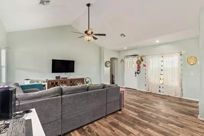 146 E Whiteley Street, Apache Junction, AZ 85119 - Photo 6