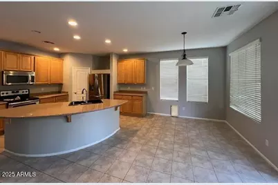 10618 W Lone Cactus Drive, Peoria, AZ 85382 - Photo 6