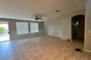 10618 W Lone Cactus Dr, Peoria, AZ 85382 - Photo 2