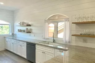 8653 E Royal Palm Rd, Scottsdale, AZ 85258 - Photo 2