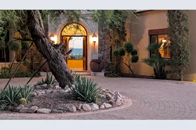 4836 E White Gates Drive, Phoenix, AZ 85018 - Photo 18