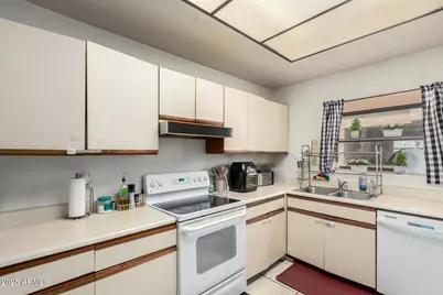 6550 N 47th Avenue #196, Glendale, AZ 85301 - Photo 8