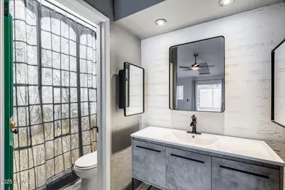 6534 W North Lane, Glendale, AZ 85302 - Photo 12