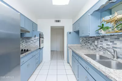 12062 N Saint Annes Drive, Sun City, AZ 85351 - Photo 14