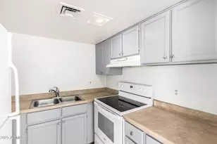 2674 N 43rd Ave, Phoenix, AZ 85009 - Photo 8