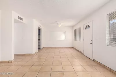 2674 N 43rd Avenue #D, Phoenix, AZ 85009 - Photo 6