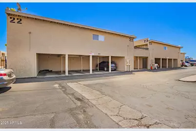 2674 N 43rd Avenue #D, Phoenix, AZ 85009 - Photo 4