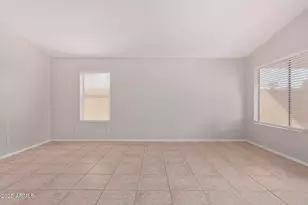 208 E Devon Dr, Gilbert, AZ 85296 - Photo 8