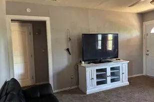 812 N Center Ave, Casa Grande, AZ 85122 - Photo 4