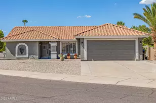 9152 W Oraibi Dr, Peoria, AZ 85382 - Photo 2