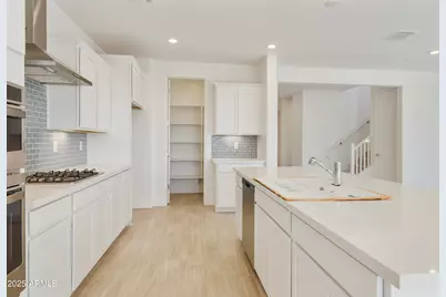 19033 W Rose Lane, Waddell, AZ 85355 - Photo 10