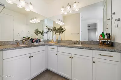 3030 N 38th Street #110, Phoenix, AZ 85018 - Photo 16