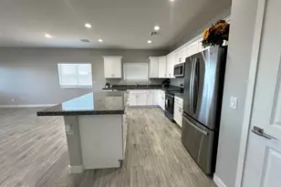 10200 W Catalina Dr, Arizona City, AZ 85123 - Photo 14