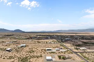 50839 W Iver Rd, Aguila, AZ 85320 - Photo 58