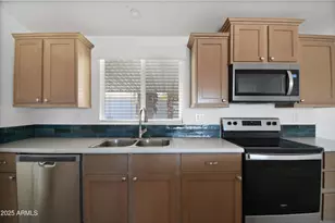 8601 N 71st Ave, Glendale, AZ 85301 - Photo 4