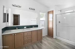 8601 N 71st Ave, Glendale, AZ 85301 - Photo 10