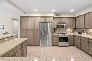 17850 N 68th St, Phoenix, AZ 85054 - Photo 2