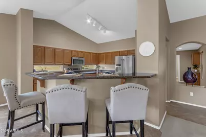 127 S Hancock Trail, Casa Grande, AZ 85194 - Photo 4