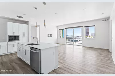 3131 N Central Avenue #6015, Phoenix, AZ 85012 - Photo 2