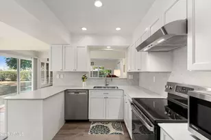 18018 N Highwood Ct, Sun City, AZ 85373 - Photo 16