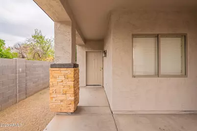 2210 N 27th Place, Phoenix, AZ 85008 - Photo 4