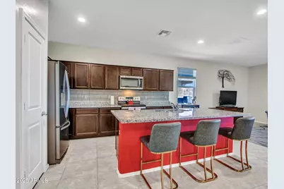 18348 W Artemisa Avenue, Surprise, AZ 85387 - Photo 6