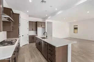 24099 N 171st Dr, Surprise, AZ 85387 - Photo 2