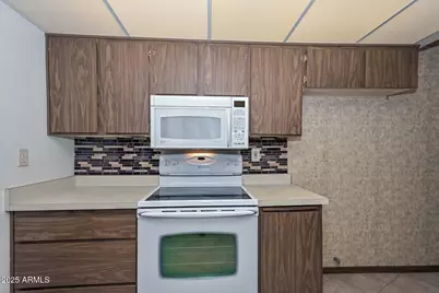 10930 W Topaz Drive, Sun City, AZ 85351 - Photo 10