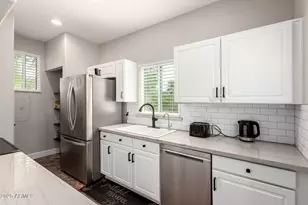 11333 N 92nd St, Scottsdale, AZ 85260 - Photo 8