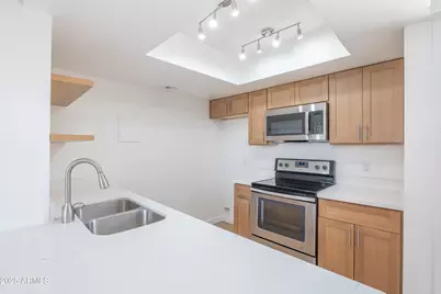 4240 N Longview Avenue #16, Phoenix, AZ 85014 - Photo 6