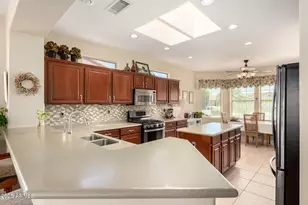 16446 W Century Plant Dr, Surprise, AZ 85387 - Photo 14