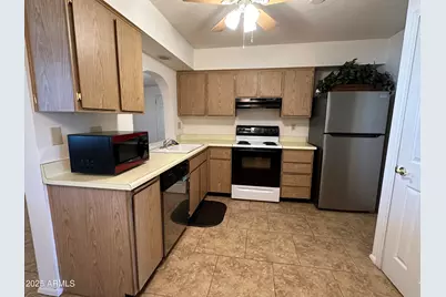 10856 W Santa Fe Drive, Sun City, AZ 85351 - Photo 6