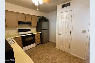 10856 W Santa Fe Drive, Sun City, AZ 85351 - Photo 8