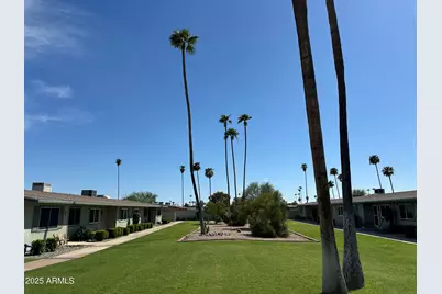 10856 W Santa Fe Drive, Sun City, AZ 85351 - Photo 2