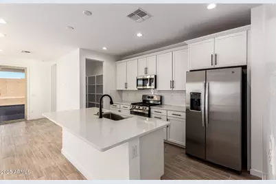 15826 W Vogel Avenue, Goodyear, AZ 85338 - Photo 6