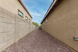 17729 W Fetlock Trl, Surprise, AZ 85387 - Photo 40