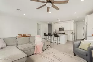 17729 W Fetlock Trl, Surprise, AZ 85387 - Photo 22