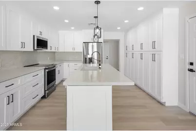 3933 E Flower Street, Phoenix, AZ 85018 - Photo 10