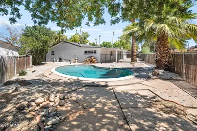 3933 E Flower Street, Phoenix, AZ 85018 - Photo 2