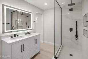 3933 E Flower St, Phoenix, AZ 85018 - Photo 6