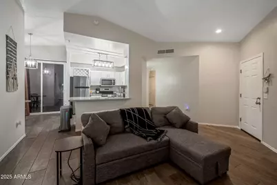 2929 W Yorkshire Drive #1102, Phoenix, AZ 85027 - Photo 4