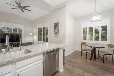 2929 W Yorkshire Drive #1102, Phoenix, AZ 85027 - Photo 6