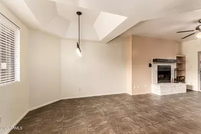 1352 E Highland Avenue #117, Phoenix, AZ 85014 - Photo 12