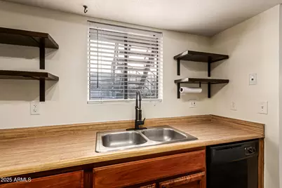 1352 E Highland Avenue #117, Phoenix, AZ 85014 - Photo 14