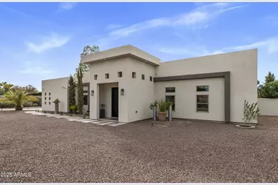 5868 E Onyx Avenue, Paradise Valley, AZ 85253 - Photo 2