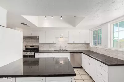 2033 W Palo Verde Drive, Phoenix, AZ 85015 - Photo 14