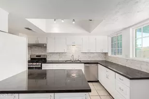 2033 W Palo Verde Dr, Phoenix, AZ 85015 - Photo 14