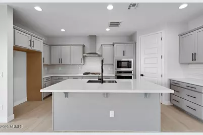 16922 W Thurman Drive, Goodyear, AZ 85338 - Photo 2