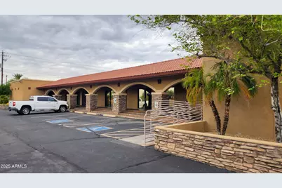 8821 N 7th Street #100, Phoenix, AZ 85020 - Photo 1