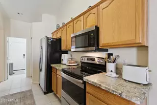 1648 E Desert Ln, Phoenix, AZ 85042 - Photo 12